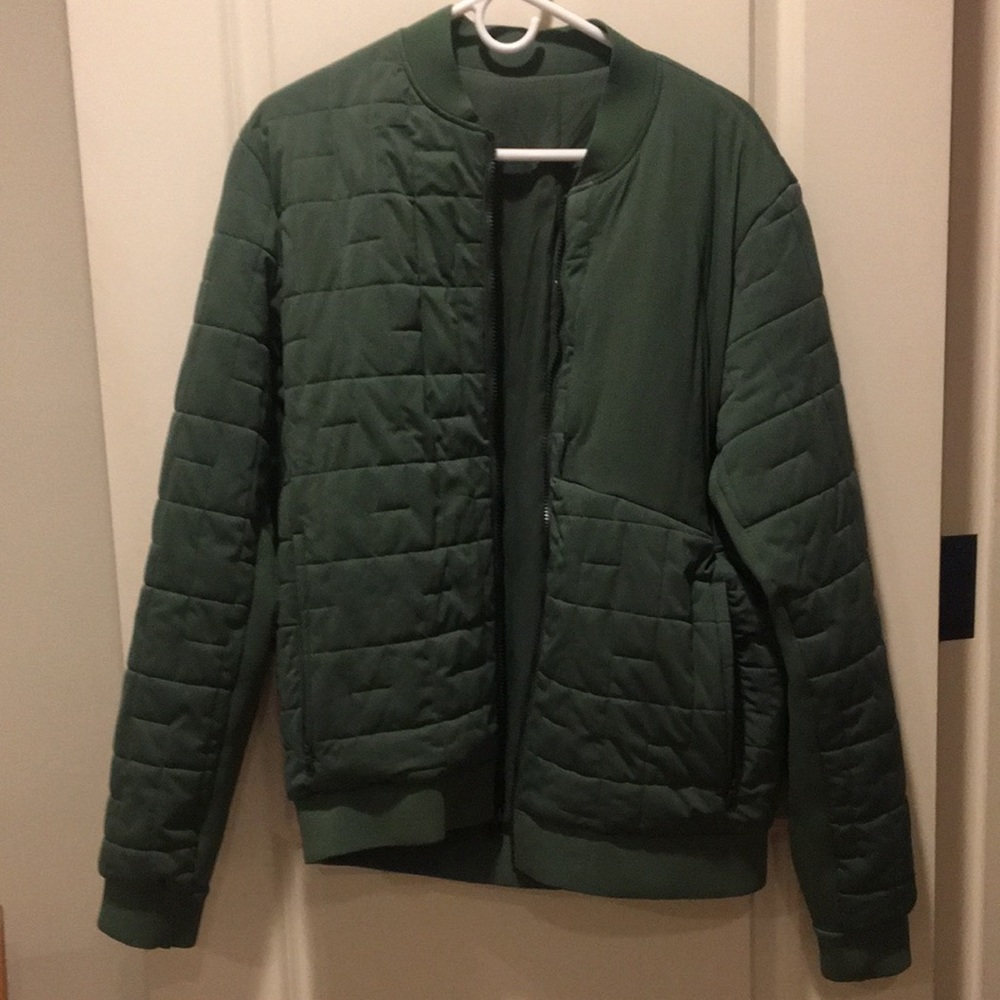 Like New! Rare! Lululemon men’s Reversible zip up Bomber Jacket olive size L